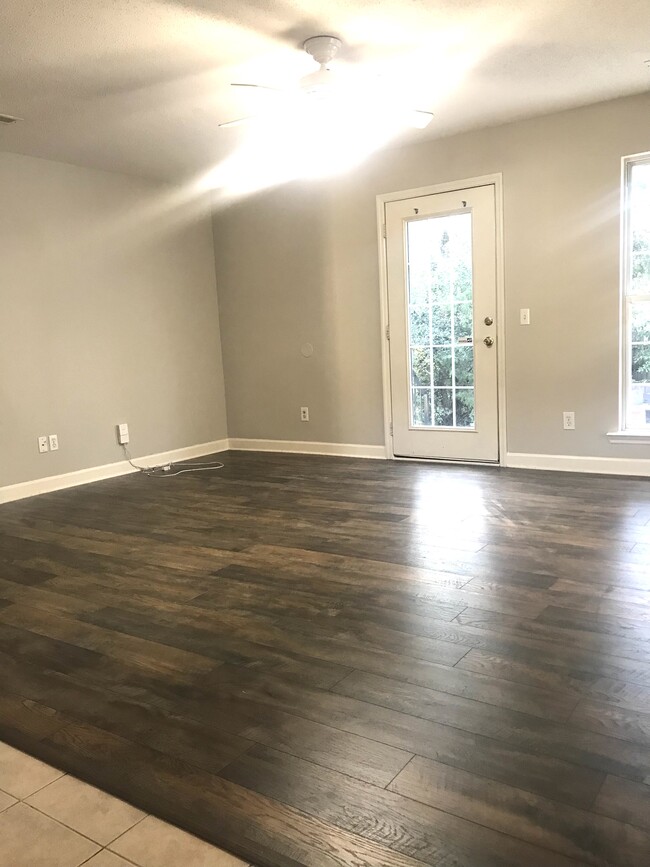 Living room - 2702 Lantern Walk SE