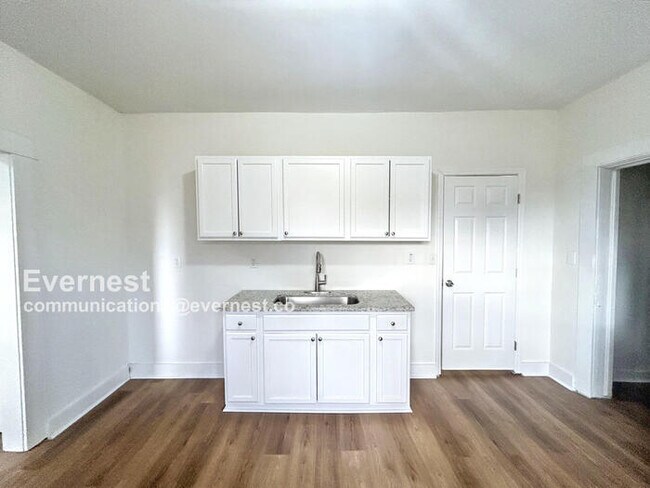 Foto del edificio - 1753 Lee Ave SW