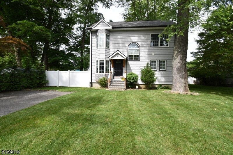 Primary Photo - 9 Hazel St