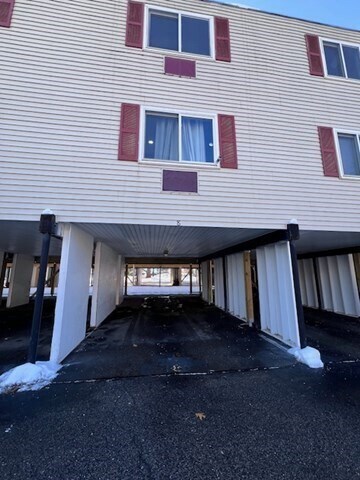 Building Photo - 215 Chelmsford St