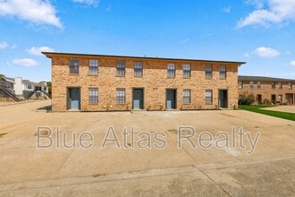 Building Photo - 8108 Foxfire Ln
