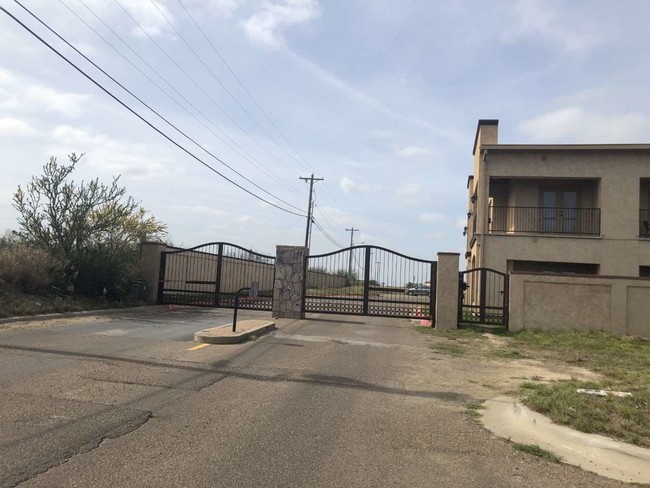 Building Photo - 8216 Casa Verde Rd