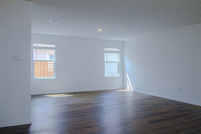 Building Photo - 595 Commander Abbott Dr