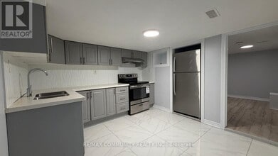 Building Photo - 70 Brantwood Dr
