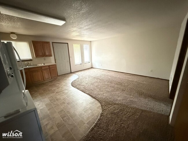 Building Photo - 409 S 49th Ave