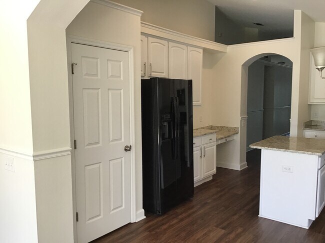 Foto del edificio - 3232 Falcon Point Dr
