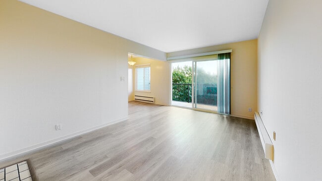 Building Photo - 704 Presidio Ave