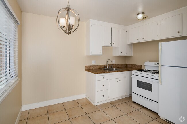 1 habitación, 1 baño - 550 pies cuadrados - Cocina - Birchwood Meadows