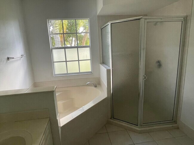 Foto del edificio - 3074 SW Savona Blvd