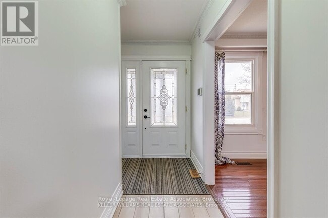 Building Photo - 27 Gondola Crescent