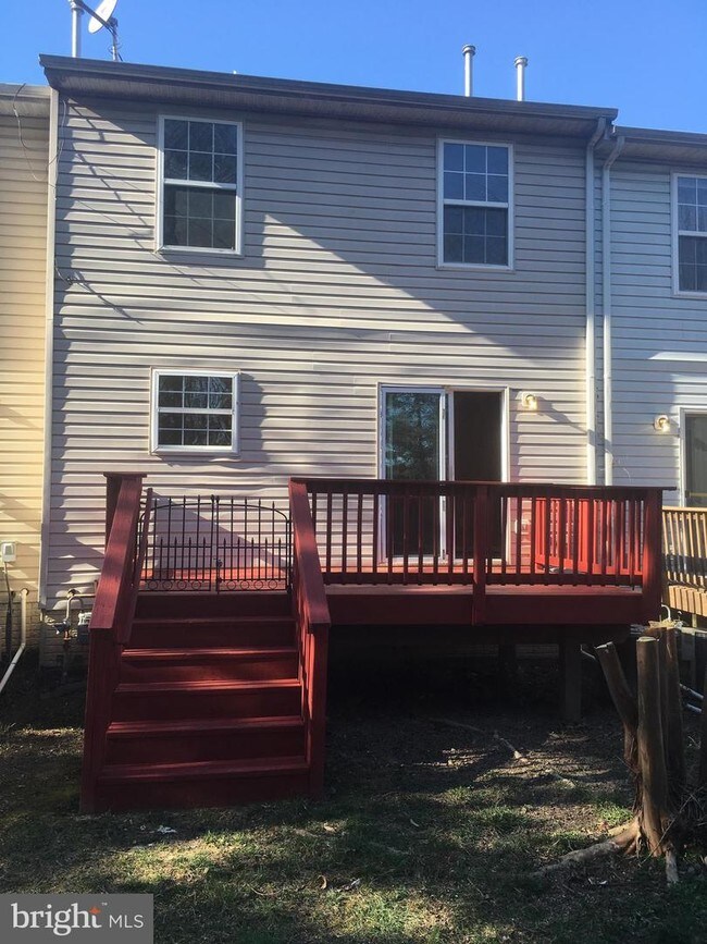 Foto del edificio - 8217 Dellwood Ct