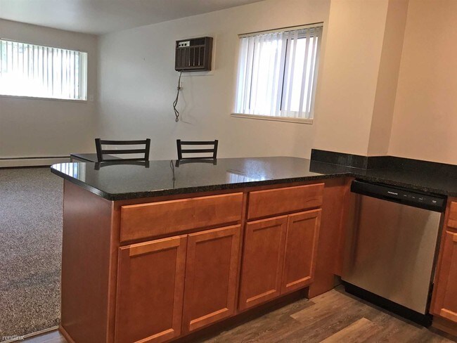 Building Photo - 912 Oakland Ave