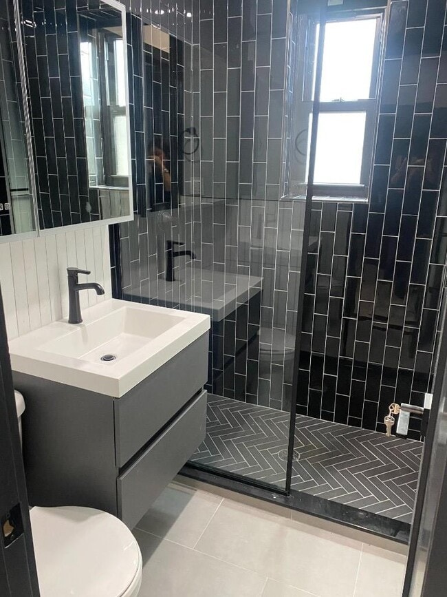 Building Photo - 290 W 12th St