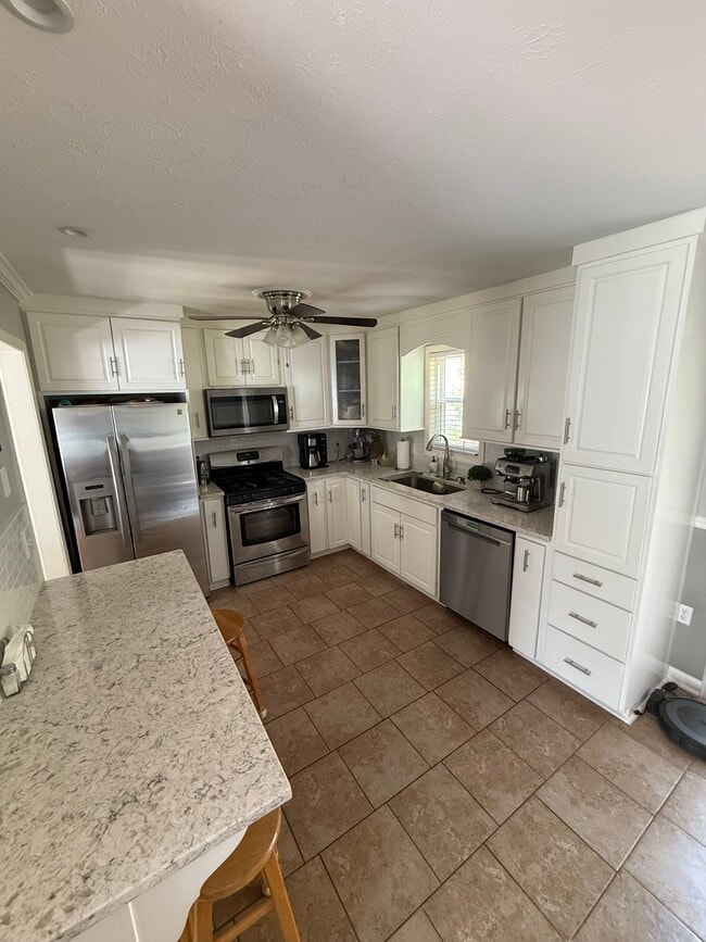 Kitchen - 2062 Asheboro Dr