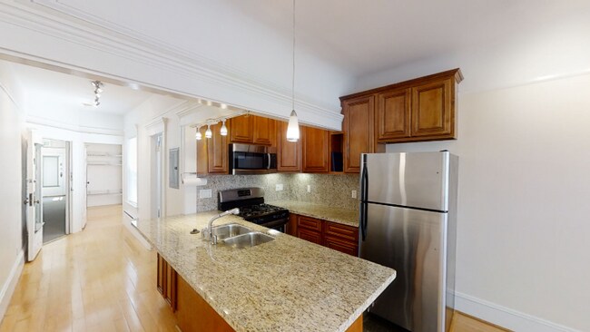 Building Photo - 622-624 Shrader St