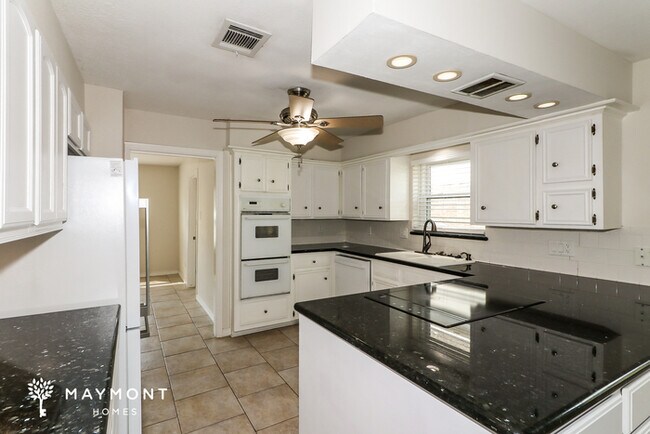 Foto del edificio - 906 Crossfield Dr