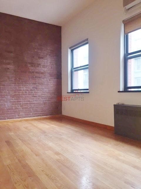 Building Photo - 75 Bleecker St