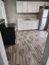 Building Photo - 108 E Ruby Ave