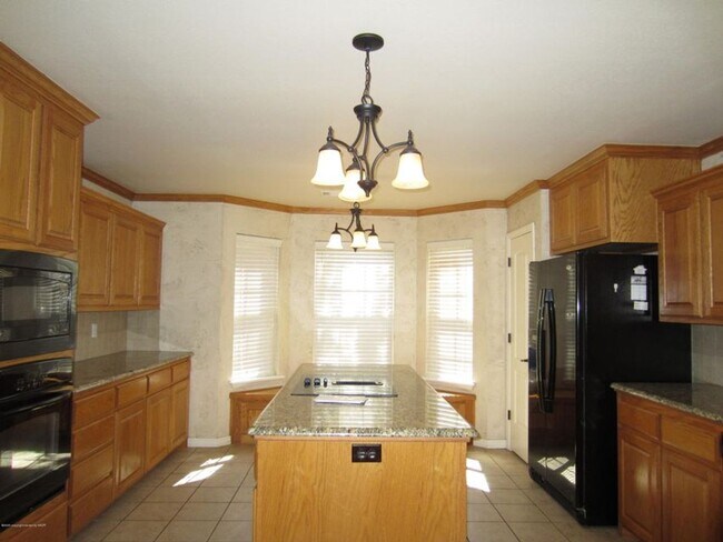 Foto del edificio - Located in City View 3/2/3 car garage