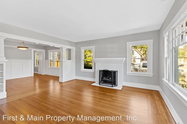 Building Photo - 2 br, 2 bath House - 1595 Laurel Street
