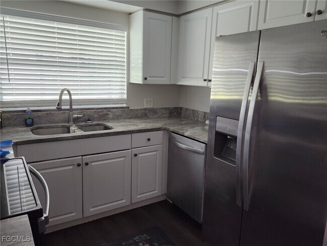 Building Photo - 6313 St Andrews Cir S