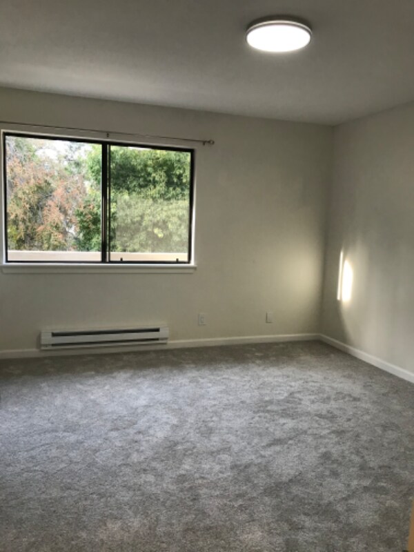 Foto del edificio - 1204 N Abbott Ave