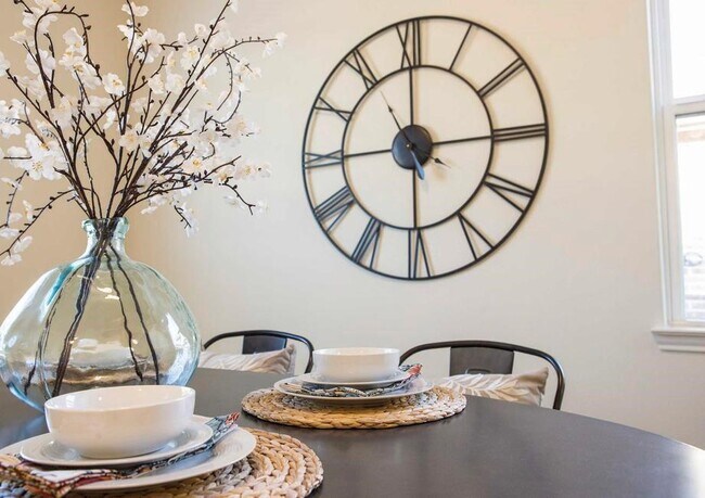 Foto del edificio - 8111 Sunberry Shadow Dr