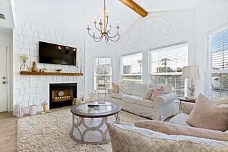 Building Photo - 888 Bay Breeze Wy