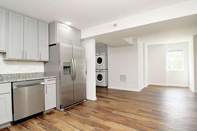 Foto del edificio - Beautifully Renovated Downtown Basement Ap...