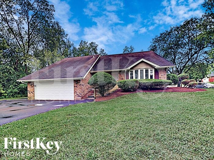 Foto principal - 707 Rose Ln