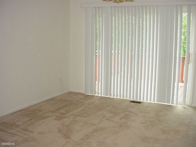 Building Photo - 3485 Ridgecliffe Dr