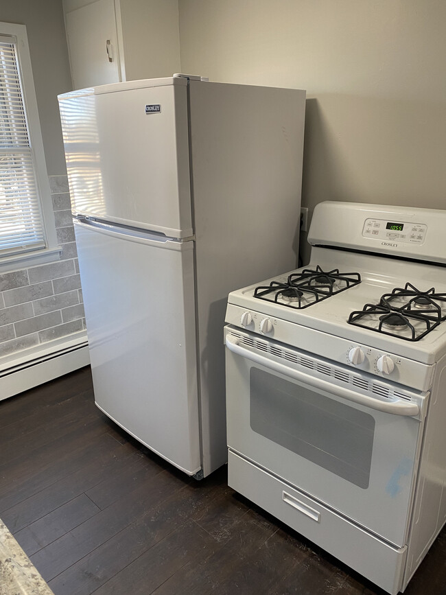 new appliances - 6060 Transit Rd