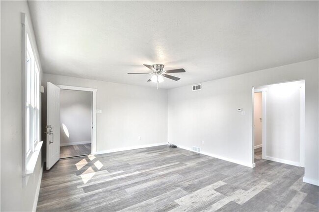 Foto del edificio - 2329 McKees Rocks Rd