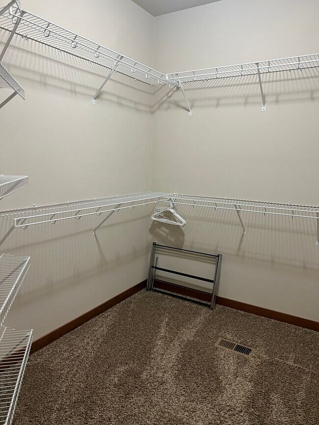Foto del edificio - Beautiful 4 Bedroom in Ferndale!
