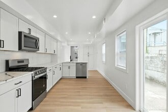 Building Photo - 95 S 15th St