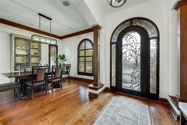 Foto del edificio - 17005 Northlake Hills Dr