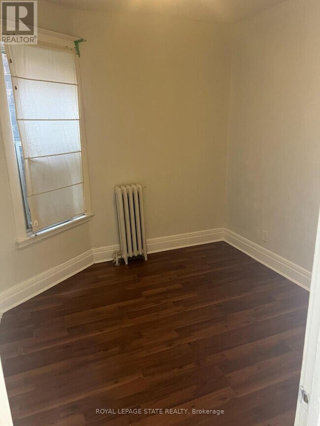 Building Photo - 599 King St E