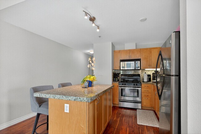 Foto del edificio - Sleek Urban Living in Vibrant Little Italy