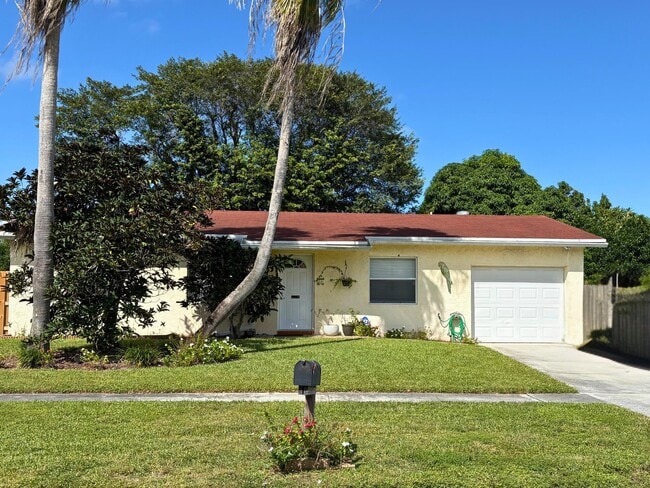 Building Photo - 2589 Dolphin Dr