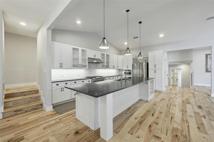 Foto principal - 1604 Shannon Oaks Trail