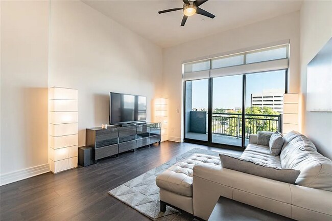 Foto del edificio - 1108 N Franklin St