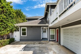 Building Photo - 2696 Santa Ana Ave