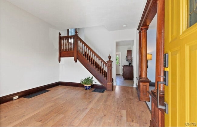 Building Photo - 136 Bryant Ave