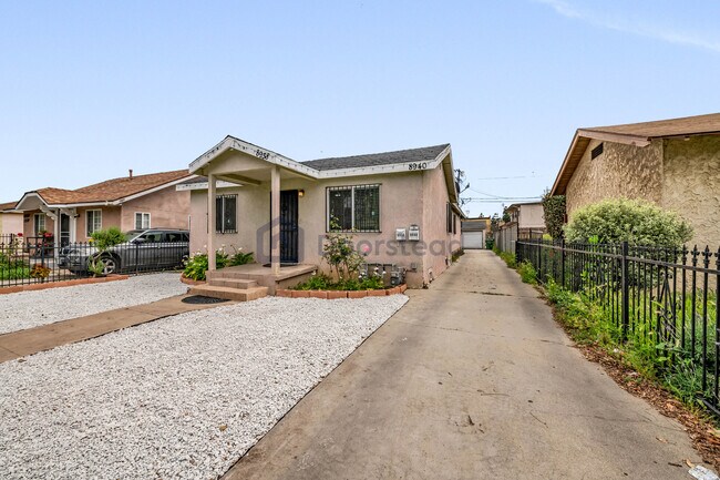Foto del edificio - 8938 Orchard Ave