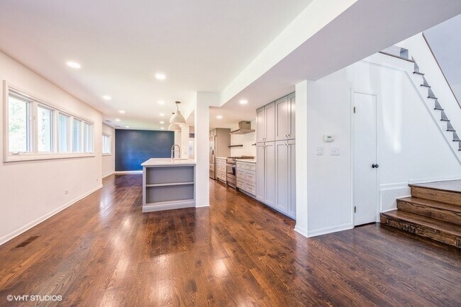 Foto del edificio - 558 Sunset Ln