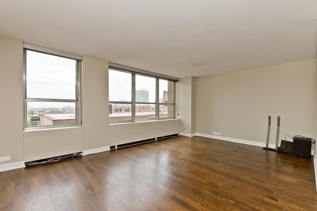 Building Photo - 655 W Irving Park Rd