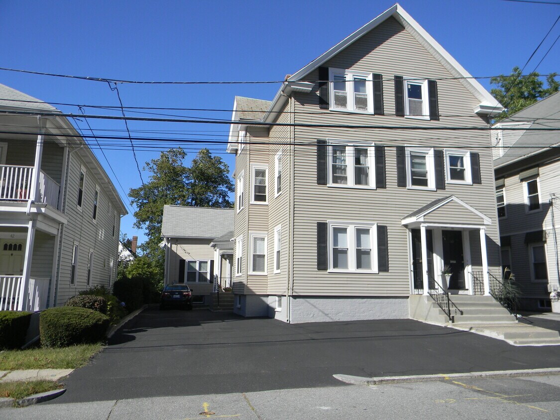 48 Hillside Ave Unit 1st Floor, Providence, RI 02906 Apartments in