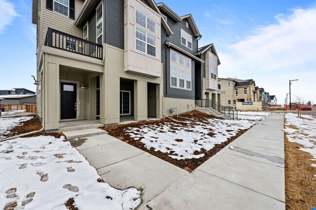 Foto del edificio - Spacious Family Home in Quiet Neighborhood