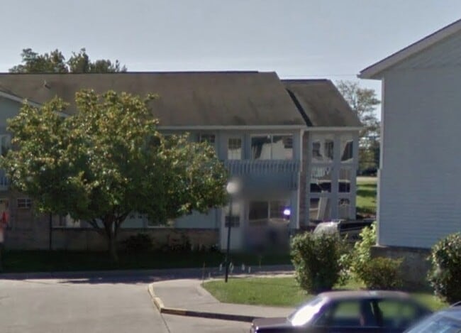 Foto del edificio - 201 Country Club Dr