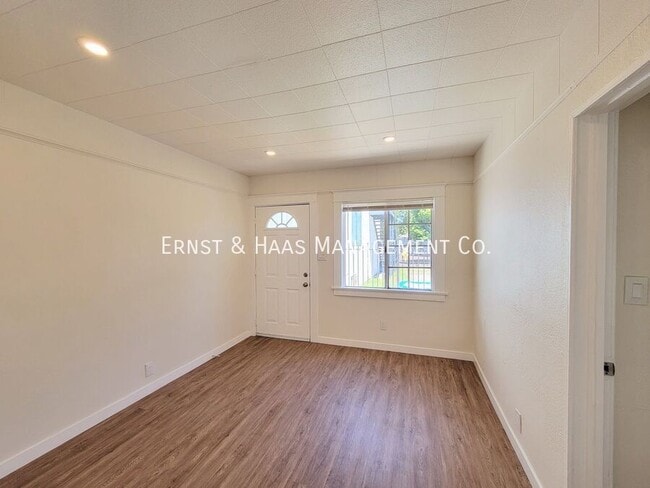 Photo - 154 E Eagle St Apartment